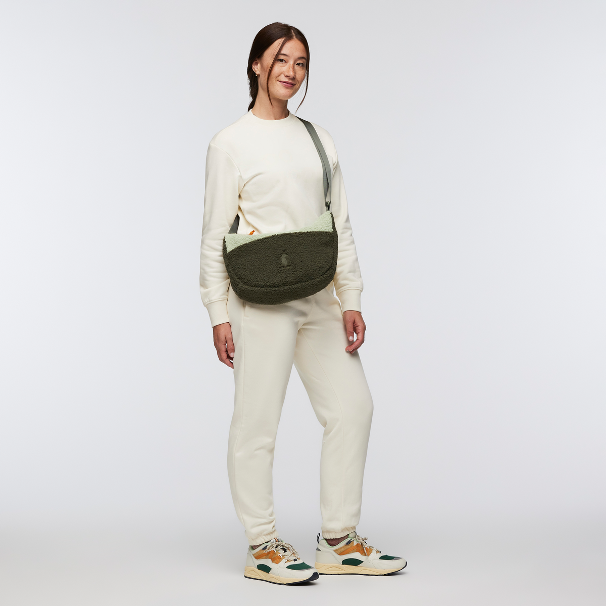 High Pile Fleece 6L Crescent Bag